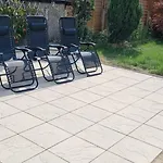 Modern 3 Bedroom House, 3 Bathroom, Secure Parking, Wi-fi & Garden Ferienhaus Leeds (West Yorkshire)