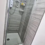 Modern 3 Bedroom House, 3 Bathroom, Secure Parking, Wi-fi & Garden Leeds (West Yorkshire)