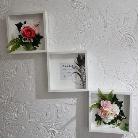Holiday home Modern 3 Bedroom House, 3 Bathroom, Secure Parking, Wi-fi & Garden Leeds (West Yorkshire)